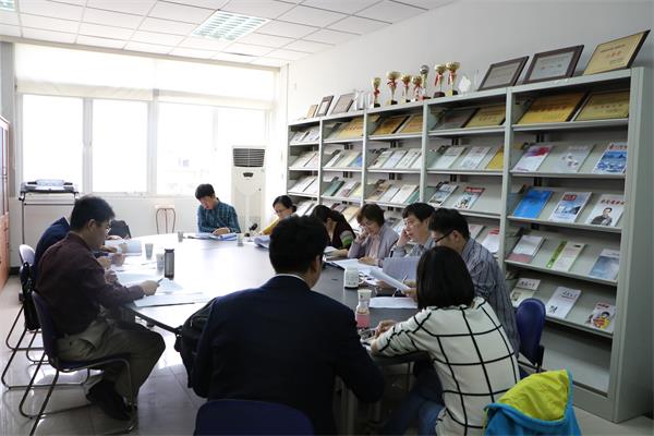 云顶线路快速检测中心召开2016年本科人才方案论证会