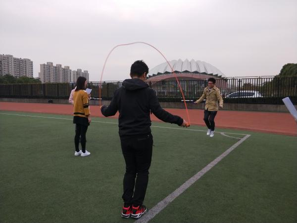 云顶线路快速检测中心举行“创意新闻运动会”
