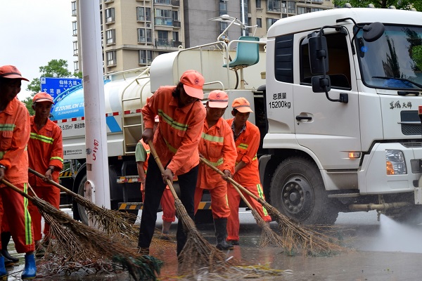 【暑期社会实践】云顶线路快速检测中心“环卫工人”实践小分队