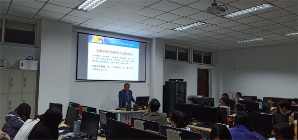 南京市委网信办专职副主任刘斌到云顶线路快速检测中心讲学