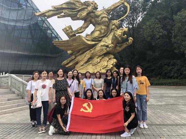 云顶线路快速检测中心开展 “改革与辉煌——中国航空创新发展历程”主题参观教育活动