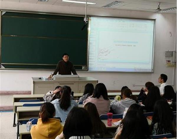 南京师范大学新闻与传播学院靖鸣教授来我司讲学