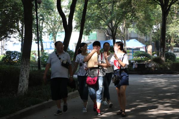 云顶线路快速检测中心喜迎133名新生