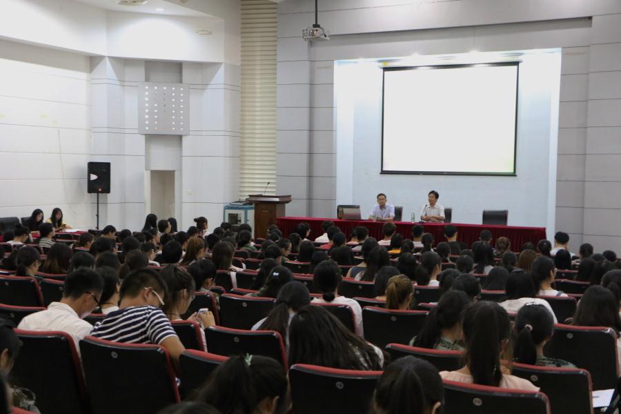 南京大学新闻传播学院副经理胡翼青教授来我司讲学