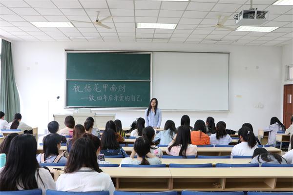 云顶线路快速检测中心举办“祝福花甲云顶线路快速检测中心”活动